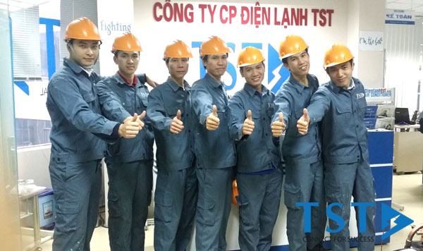 Đội ngũ kỹ thuật công ty Điện Lạnh TST